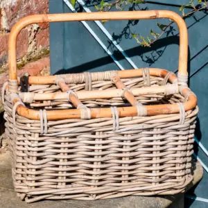 6 Bottle Rattan wine Basket
