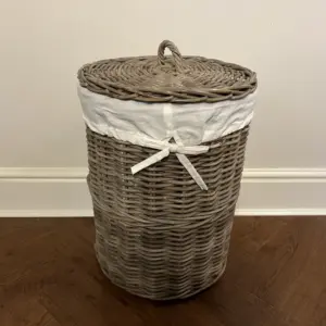 Natural wicker / rattan laundry basket with canvas inner