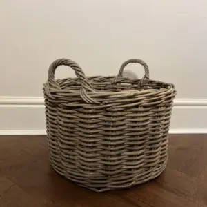 Natural Rattan / wicker round basket